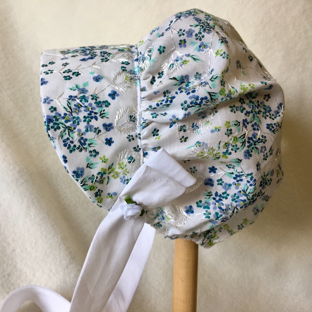 Floral Print Bonnet Pioneer Style Medium